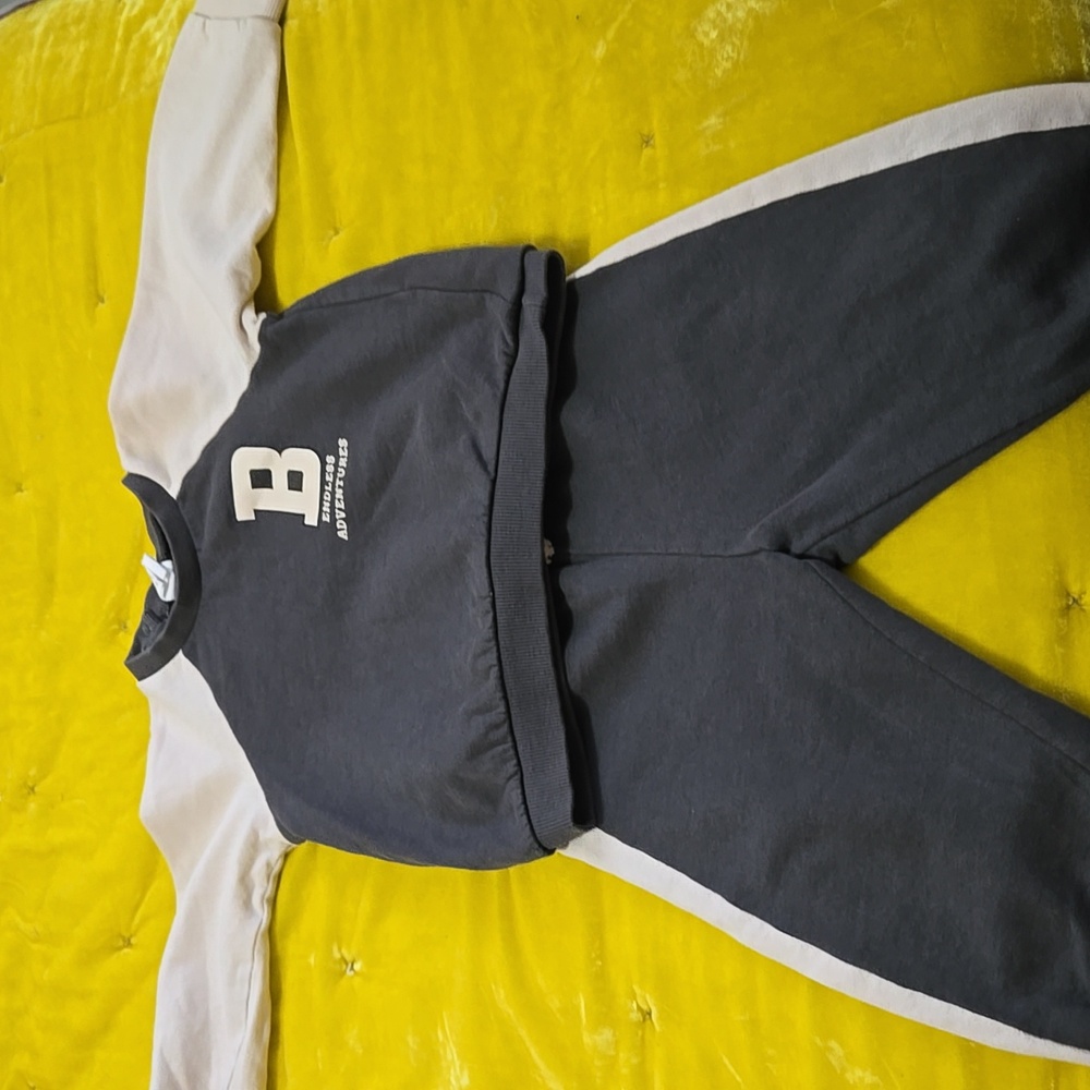 H&M toddler boys jogger set.